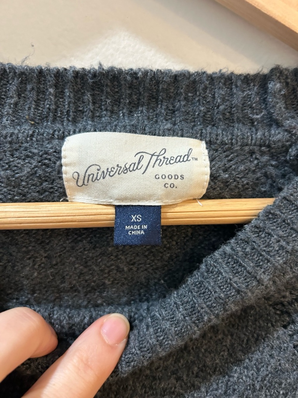 Universal Thread sweater - Picture 2 of 4